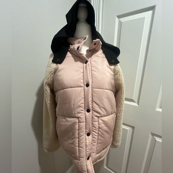 NWT SALT WATER LUXE button jacket size small with detachable hood- - Picture 9 of 9